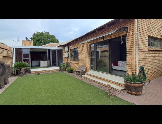 4 BEDROOM HOUSE FOR SALE IN NEW REDRUTH